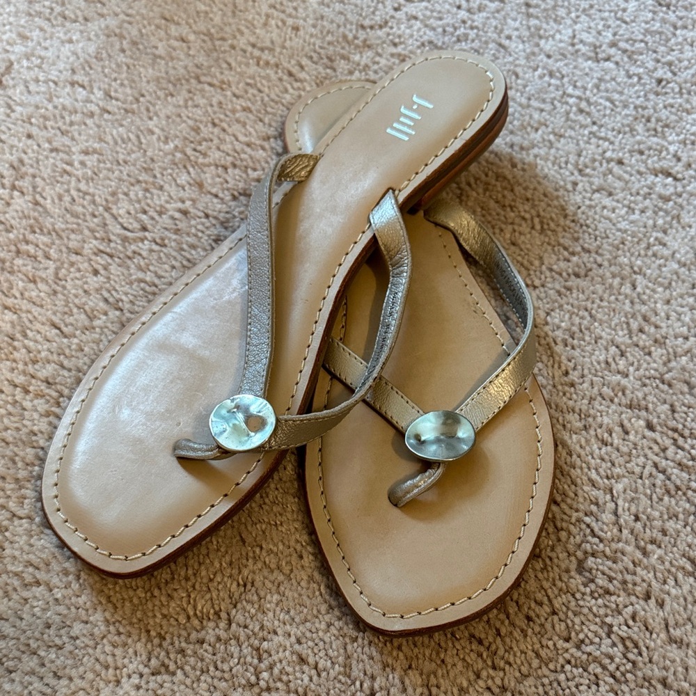 Chic Leather Thong Sandals with Silver Accents New Without Tag